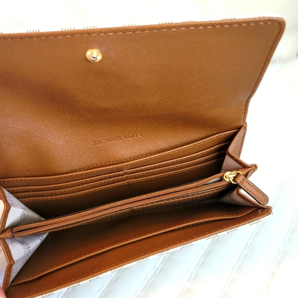 🩷Michael Kors Logo Wallet - Picture 3 of 6